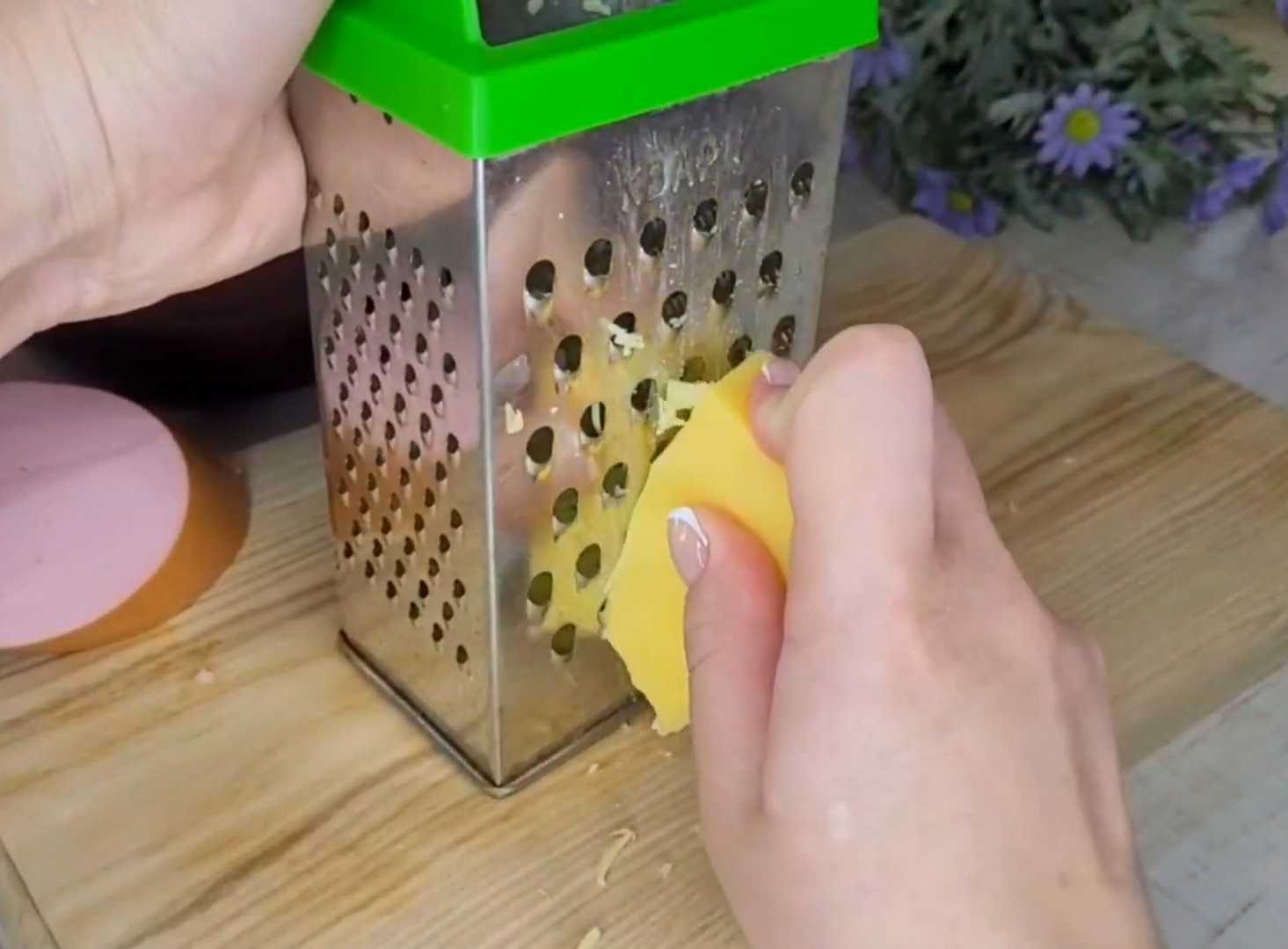 Блины на молоке с колбасой и сыром-Шаг 6