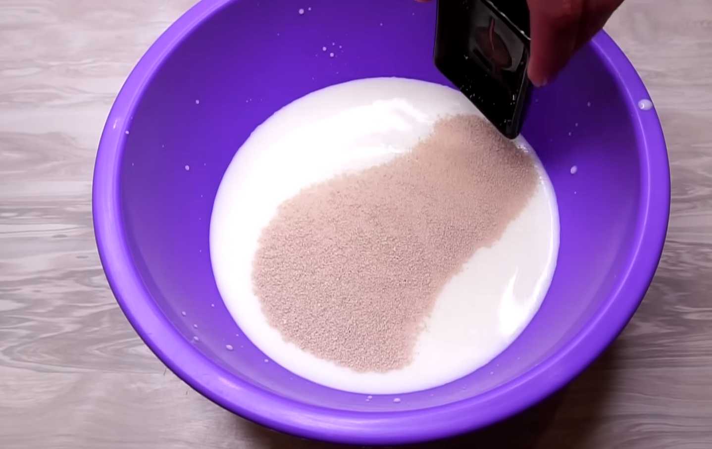 Дрожжевые блины на сковороде-Шаг 1