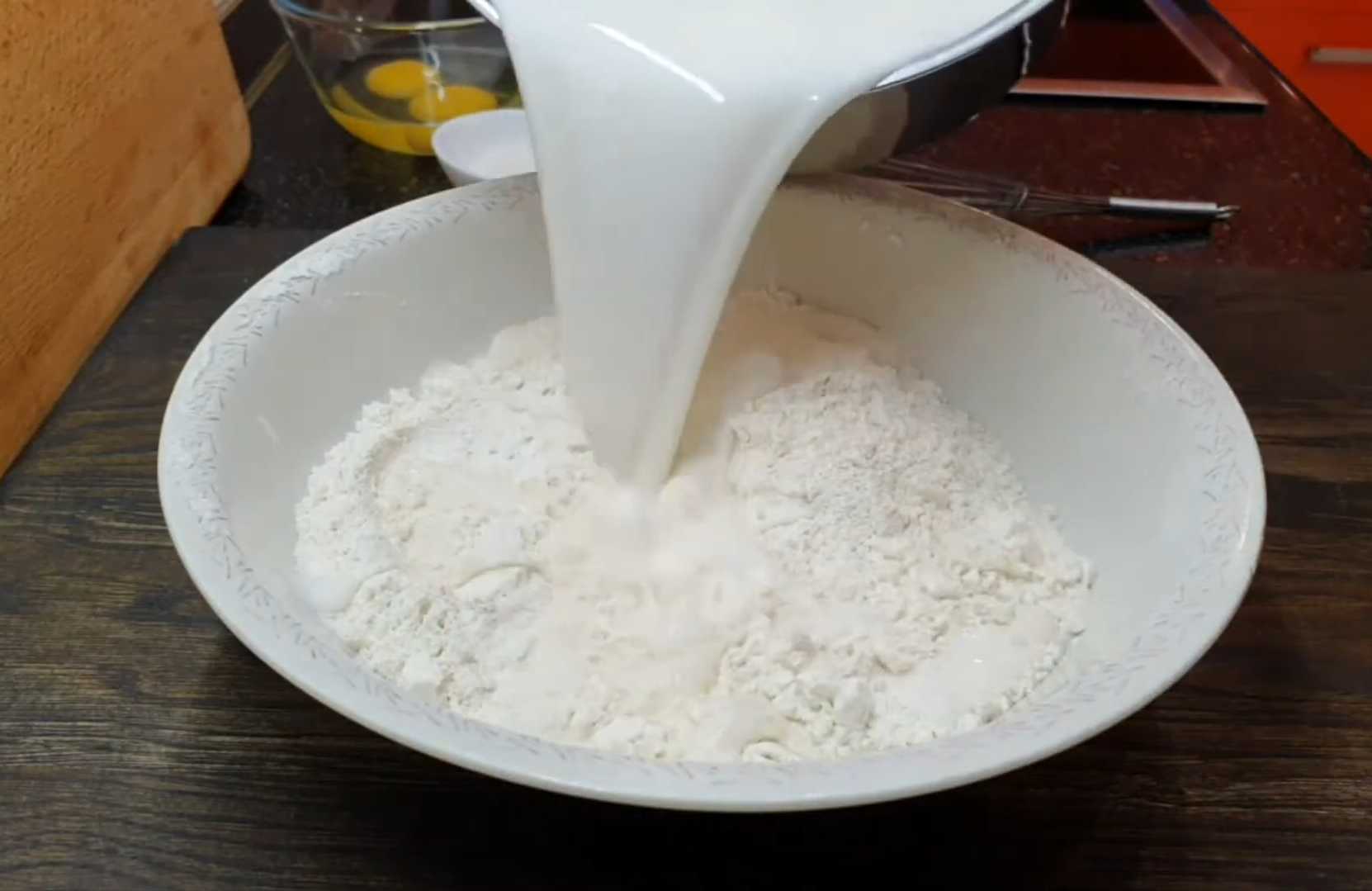 Дрожжевые блины на кефире-Шаг 3