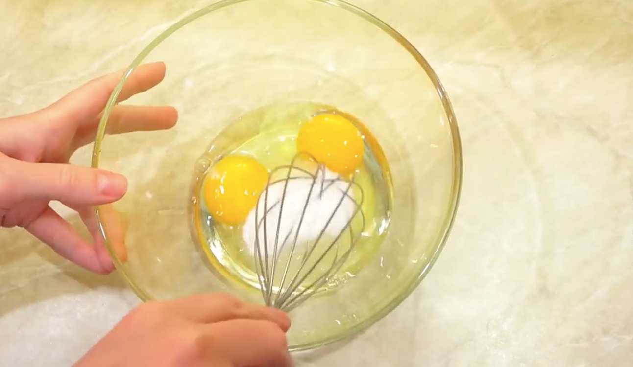 Блины на молоке и кипятке без соды-Шаг 1