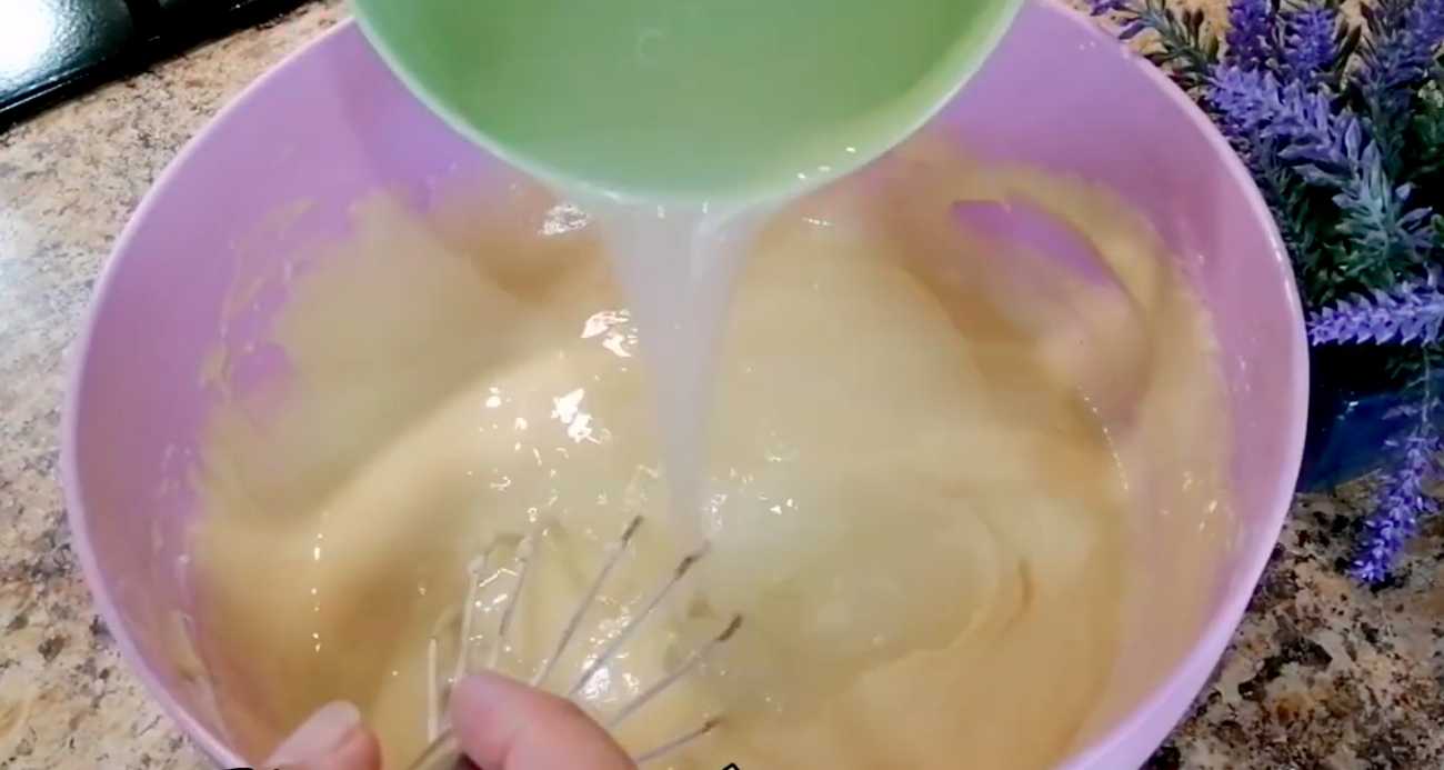 Блины на сыворотке с дырочками-Шаг 4