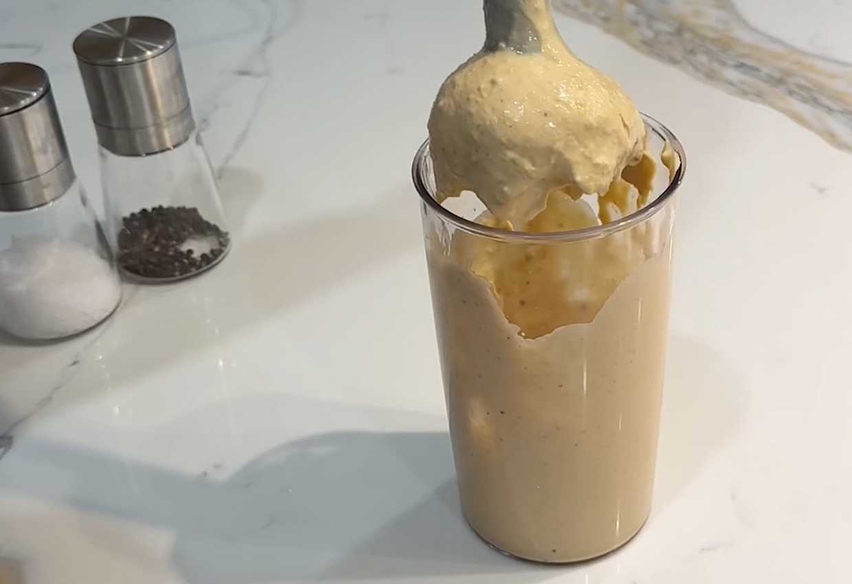 Цезарь с курицей и хрустящими гренками-Шаг 3