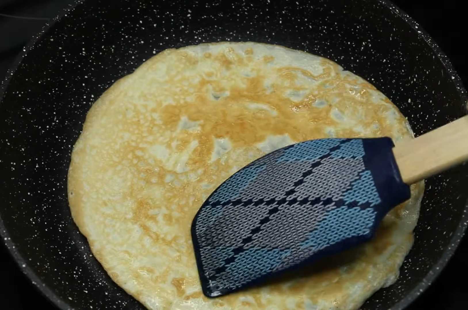 Яичные блины для салата-Шаг 5