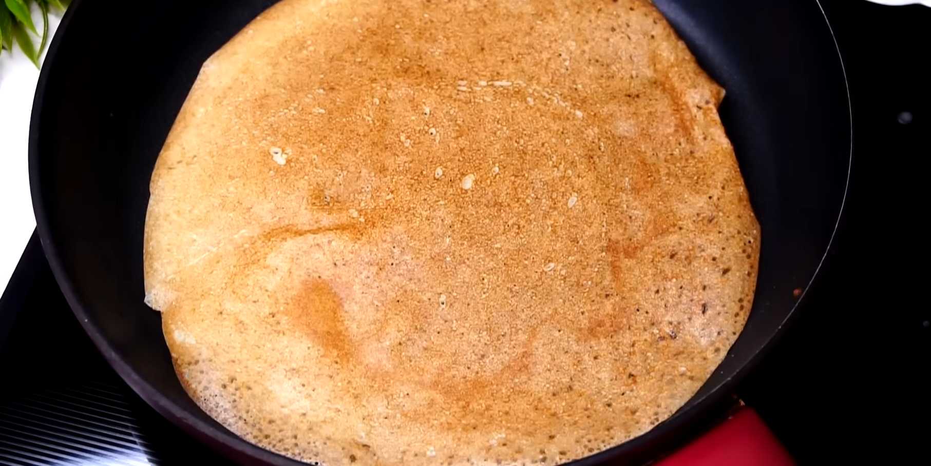 Тонкие блины на кефире с дырочками-Шаг 8