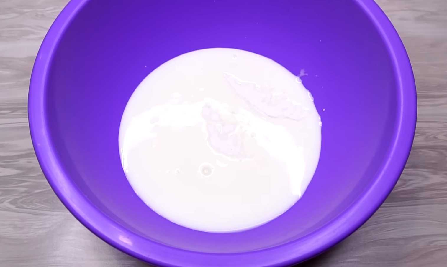 Тонкие блины на кефире с дырочками-Шаг 1