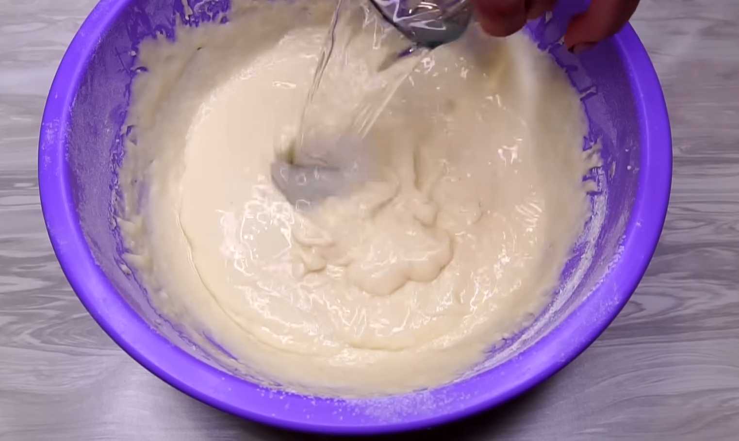 Тонкие блины на кефире с дырочками-Шаг 4