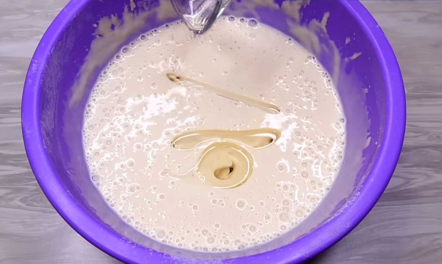 Тонкие блины на кефире с дырочками-Шаг 5