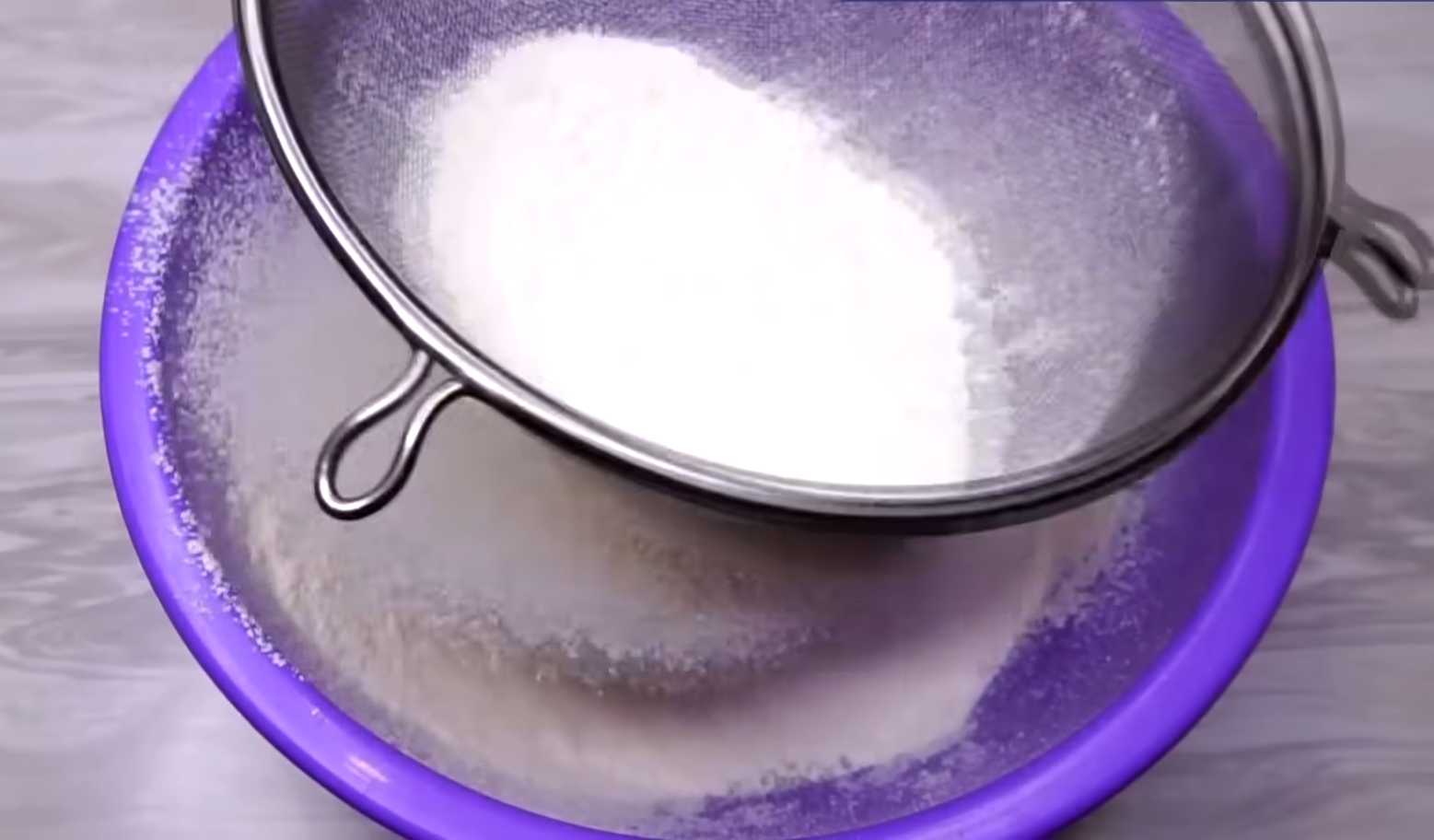 Тонкие блины на кефире с дырочками-Шаг 3