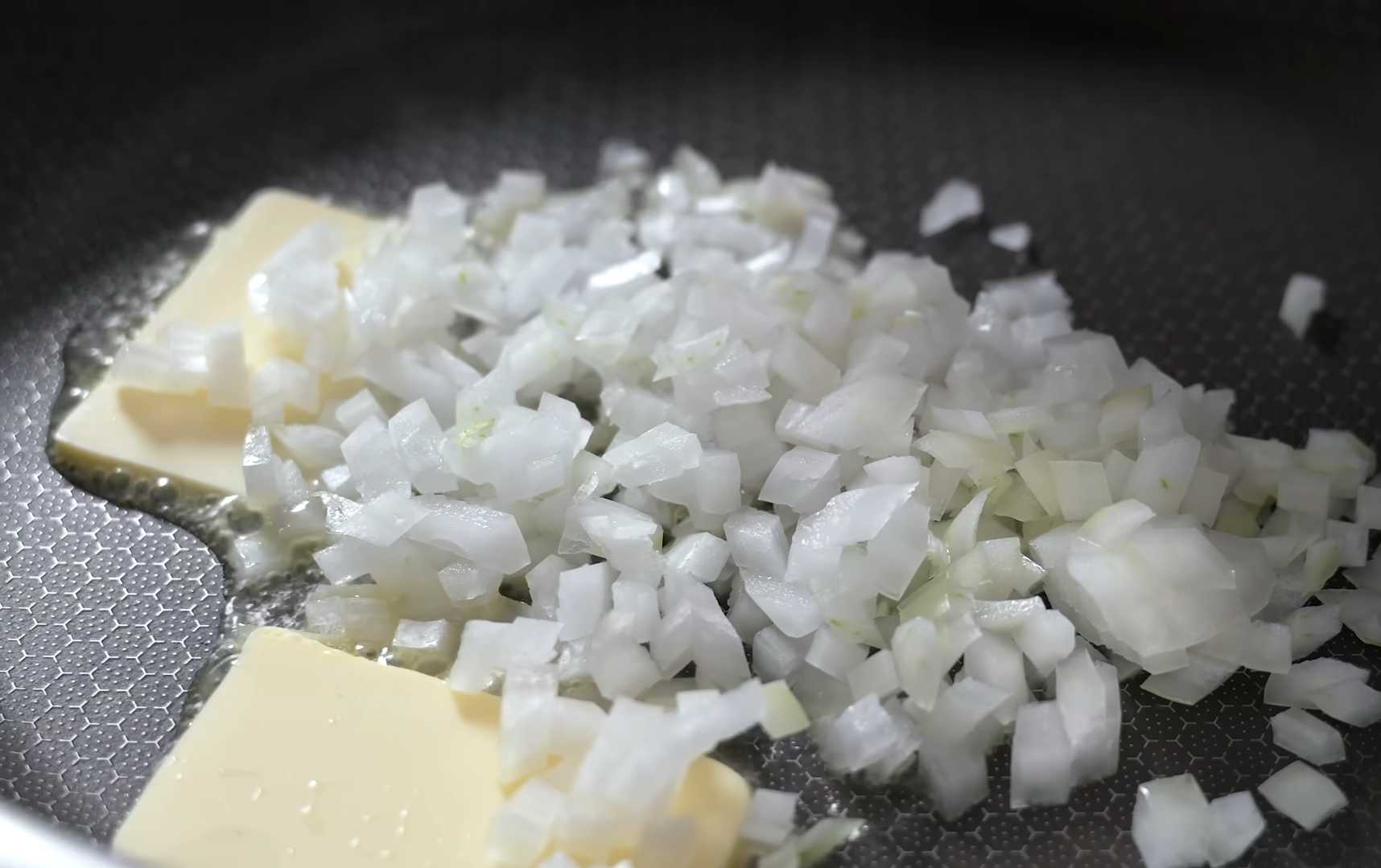 Курник из блинов с курицей и грибами-Шаг 1