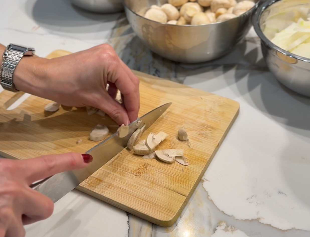 Бефстроганов в сметанном соусе-Шаг 2