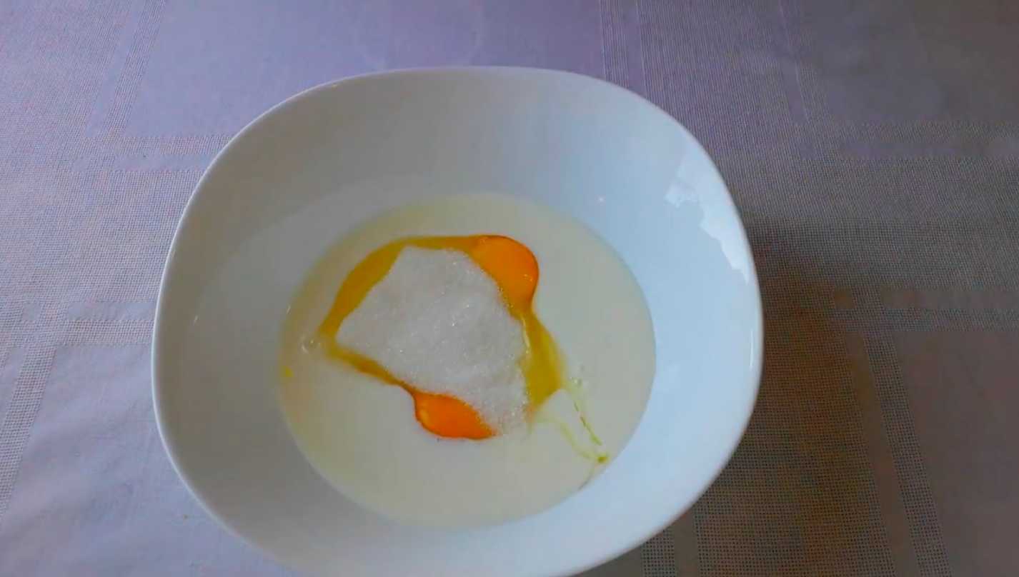 Блины на кефире и кипятке-Шаг 1