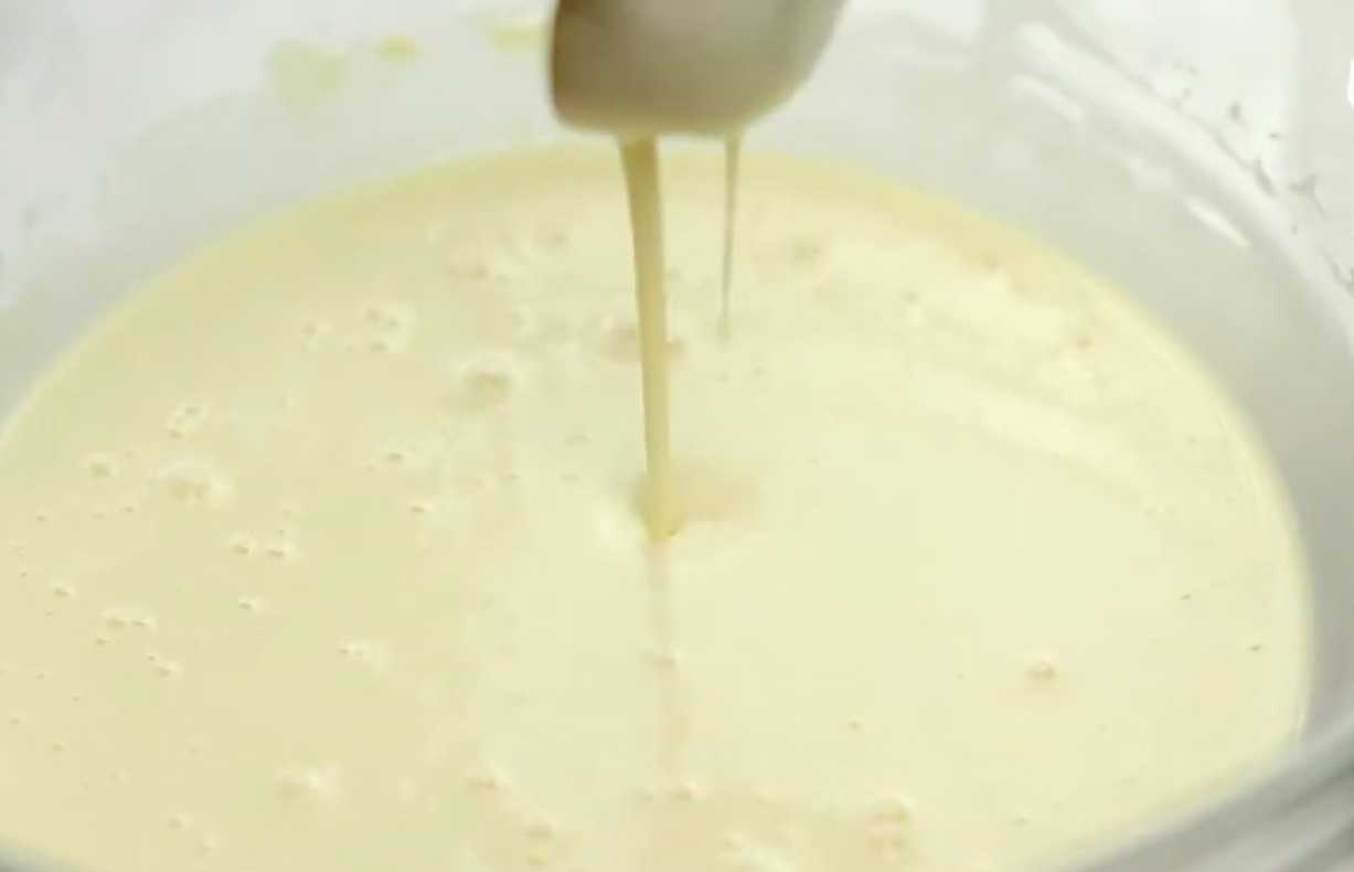 Заварные блины на сметане-Шаг 9