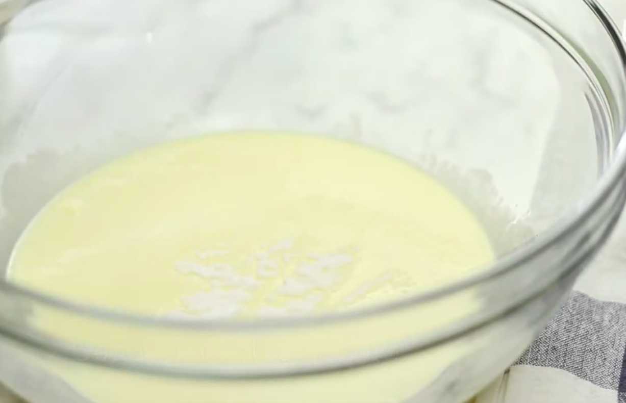 Заварные блины на сметане-Шаг 4