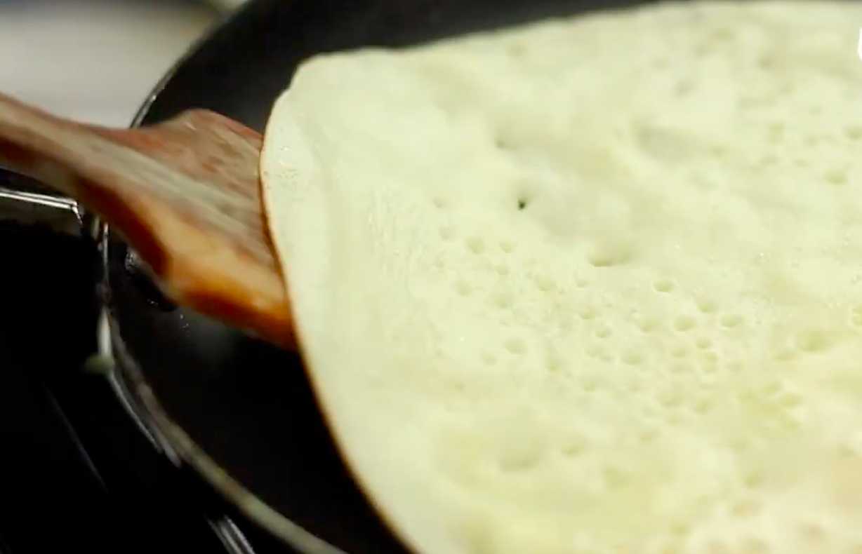 Заварные блины на сметане-Шаг 12