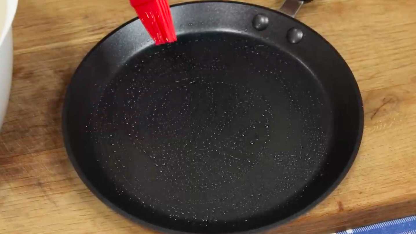 Русские блины на молоке-Шаг 8