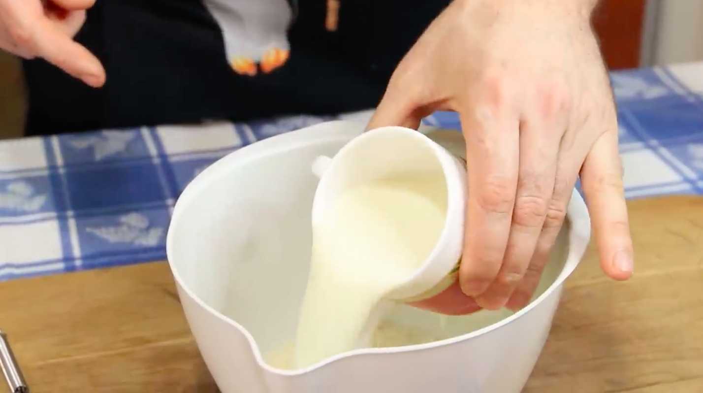 Русские блины на молоке-Шаг 3