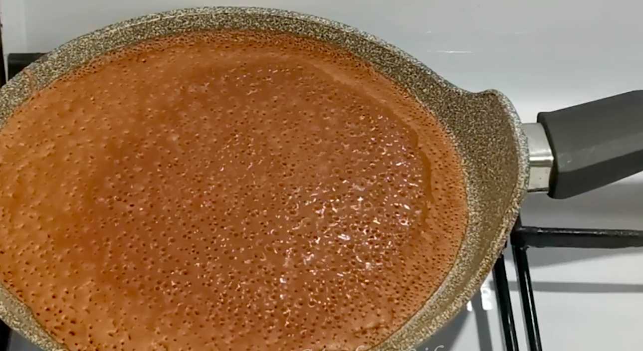 Шоколадные блины на молоке-Шаг 8