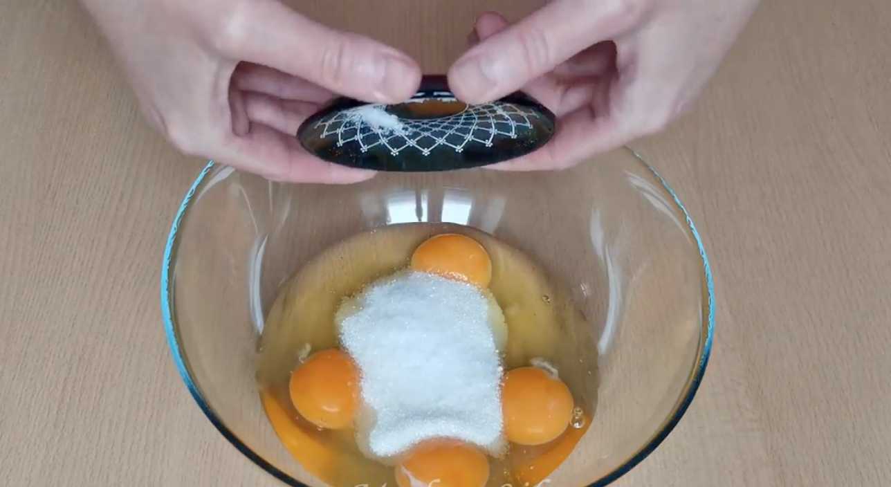 Шоколадные блины на молоке-Шаг 1