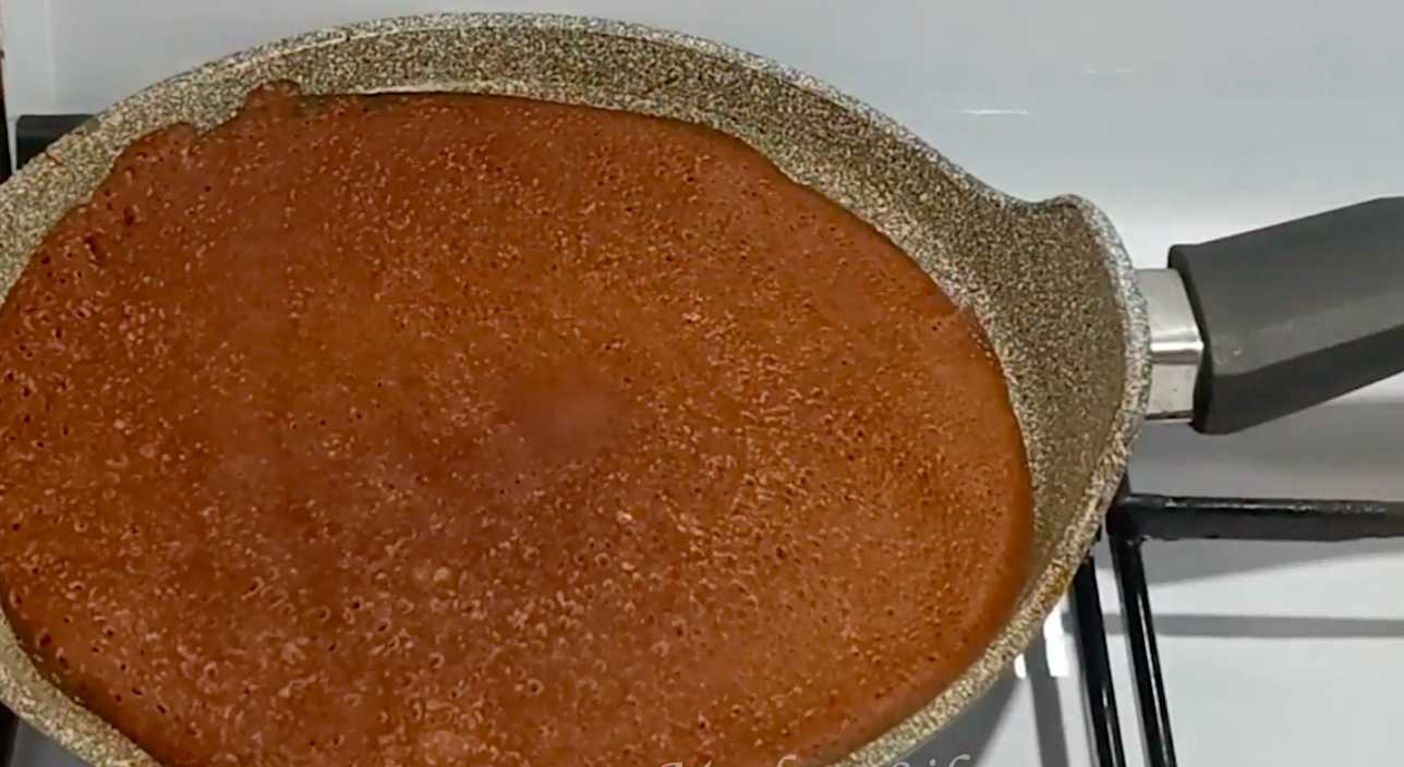 Шоколадные блины на молоке-Шаг 9