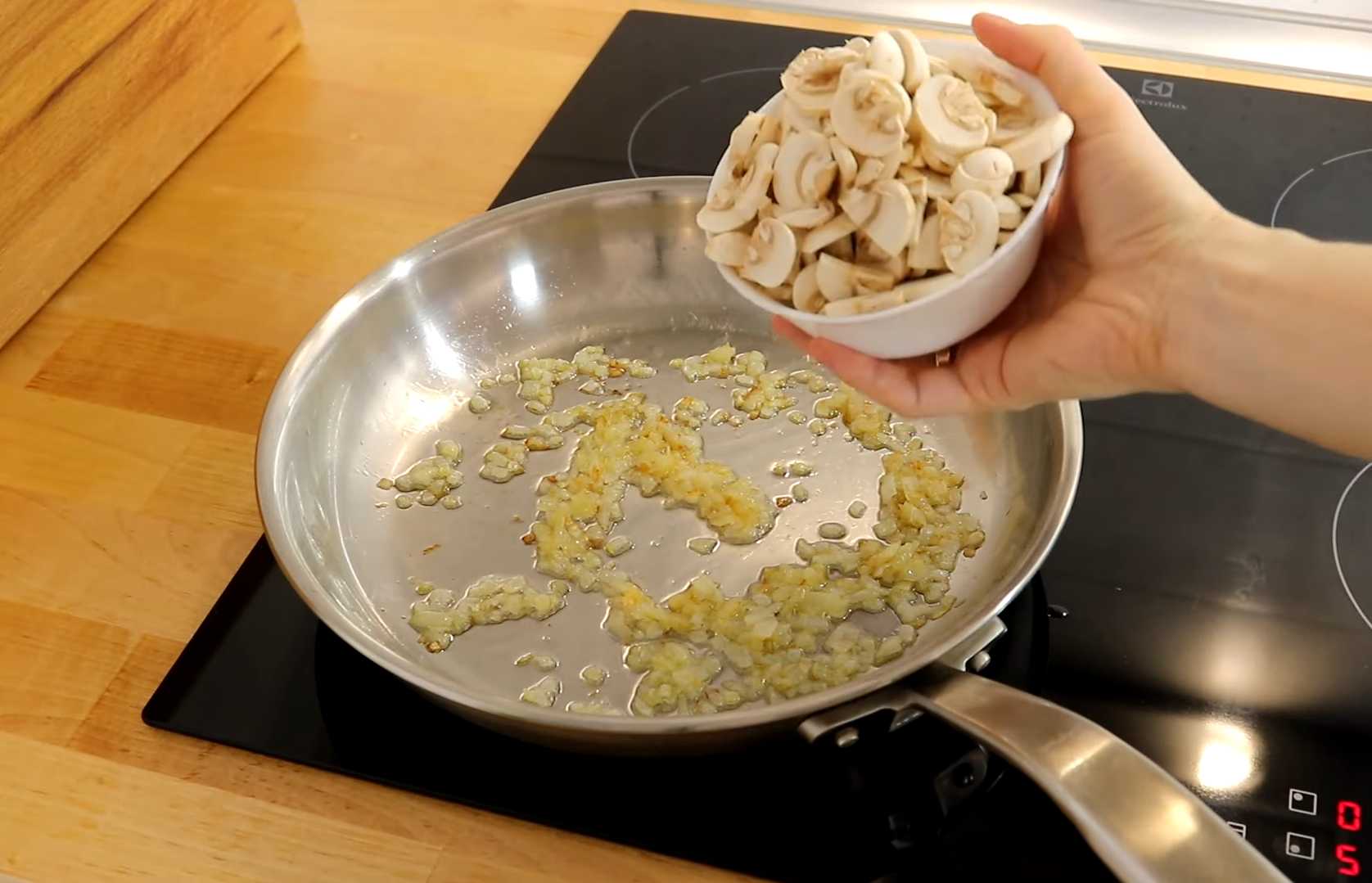 Блины с курицей, грибами и сыром-Шаг 14