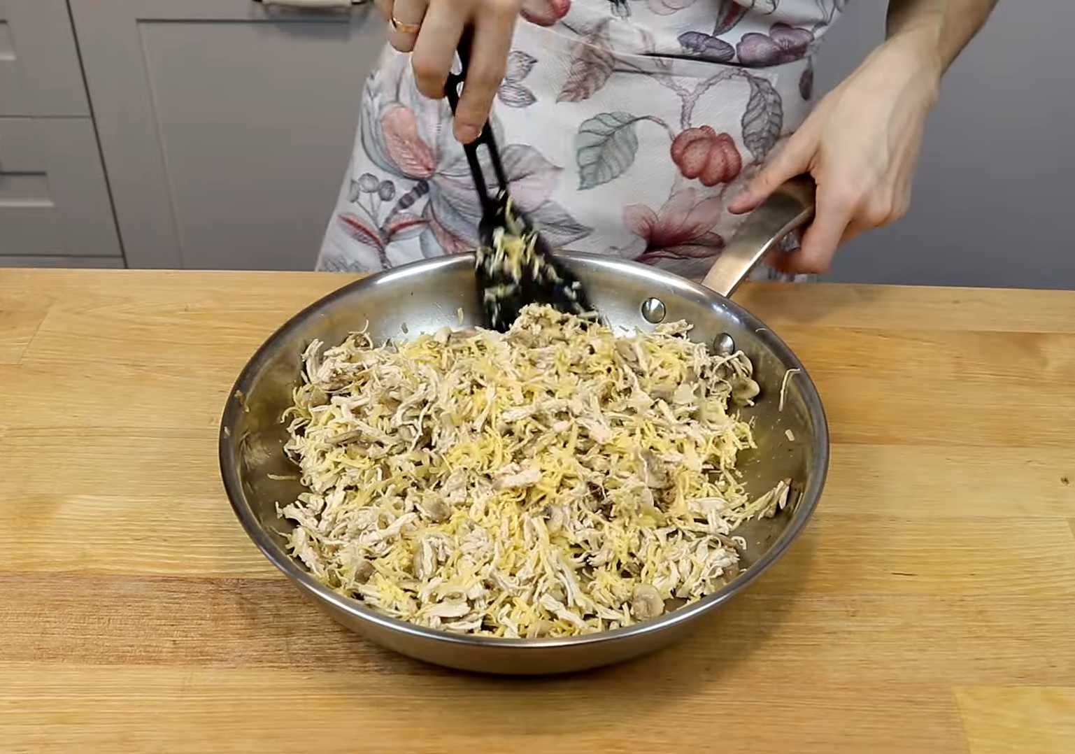 Блины с курицей, грибами и сыром-Шаг 17