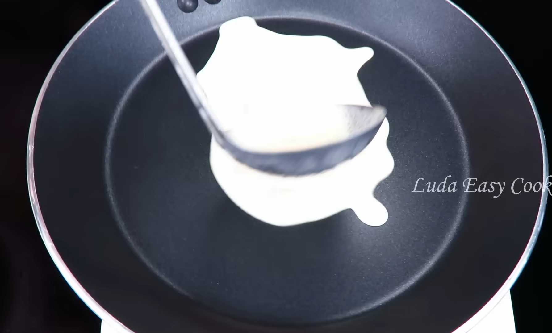 Крахмальные блины на молоке-Шаг 8