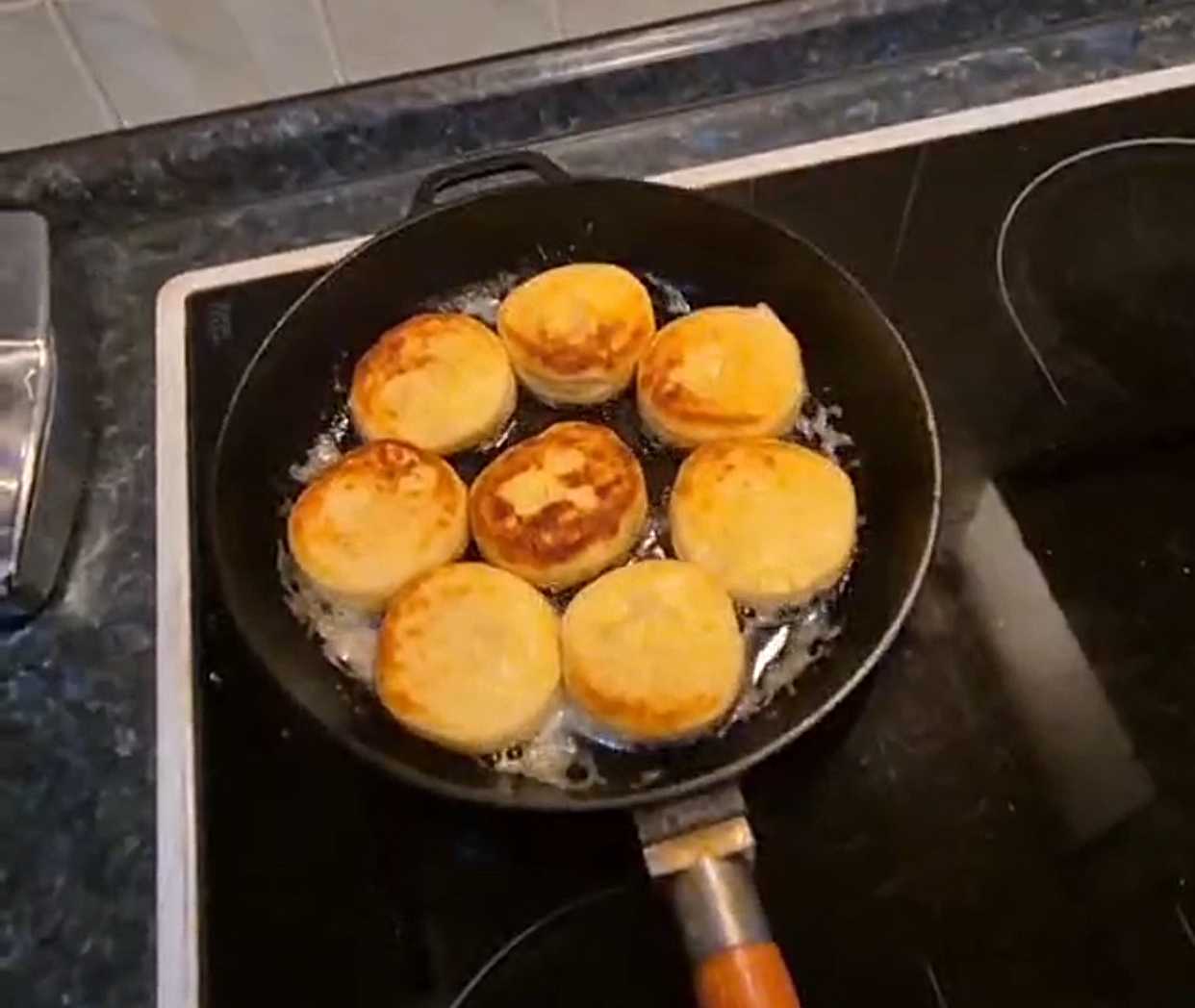 Сырники с мёдом-Шаг 10