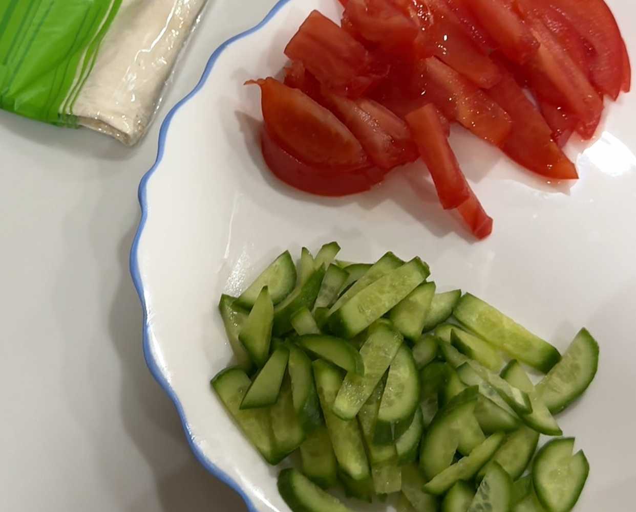 Шаверма из лаваша с курицей и овощами-Шаг 3