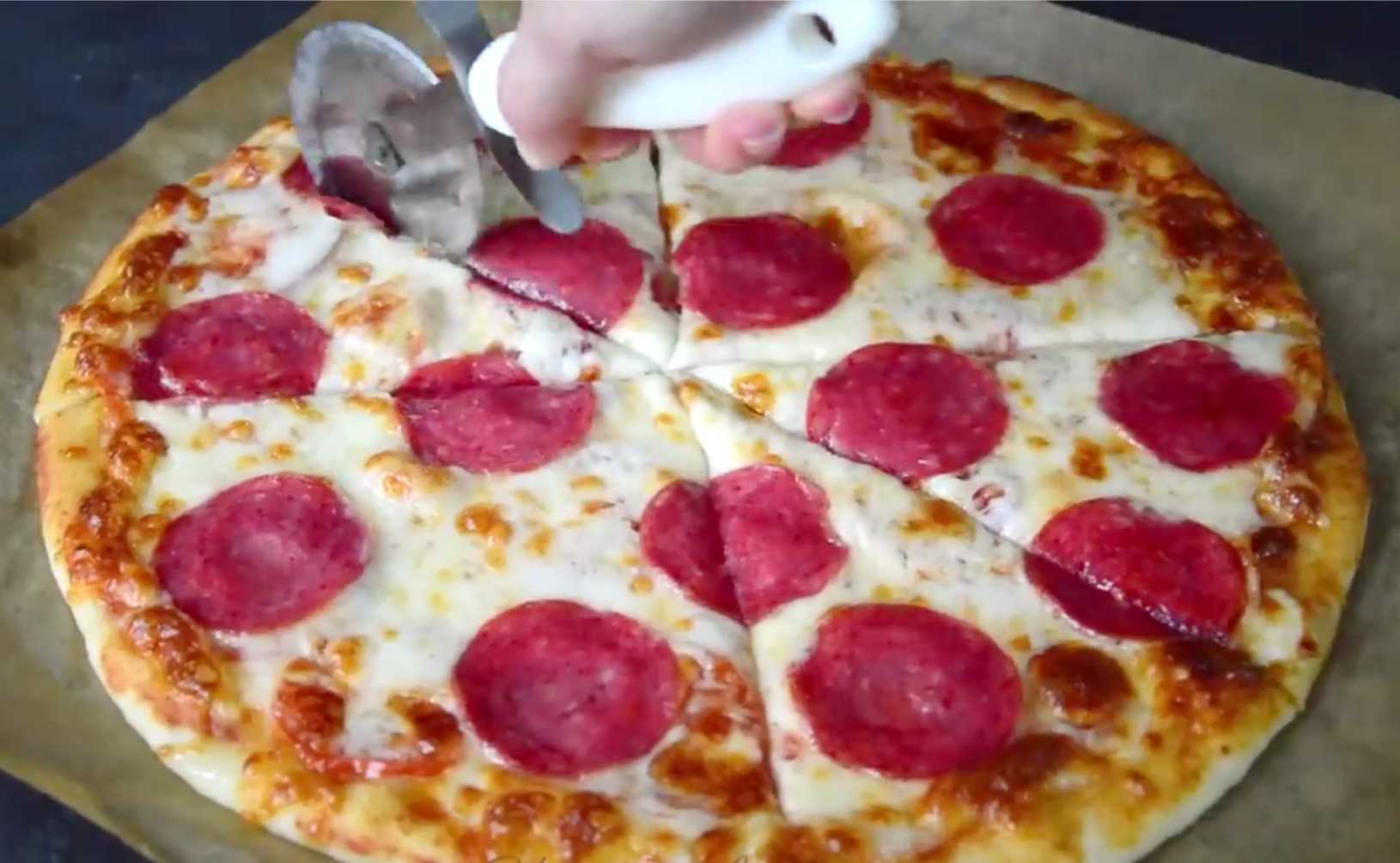 Классическая итальянская пицца с пепперони и моцареллой-Шаг 11