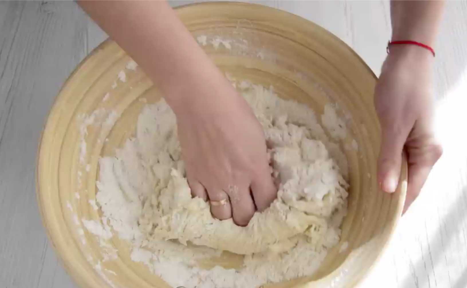 Классическая итальянская пицца с пепперони и моцареллой-Шаг 4