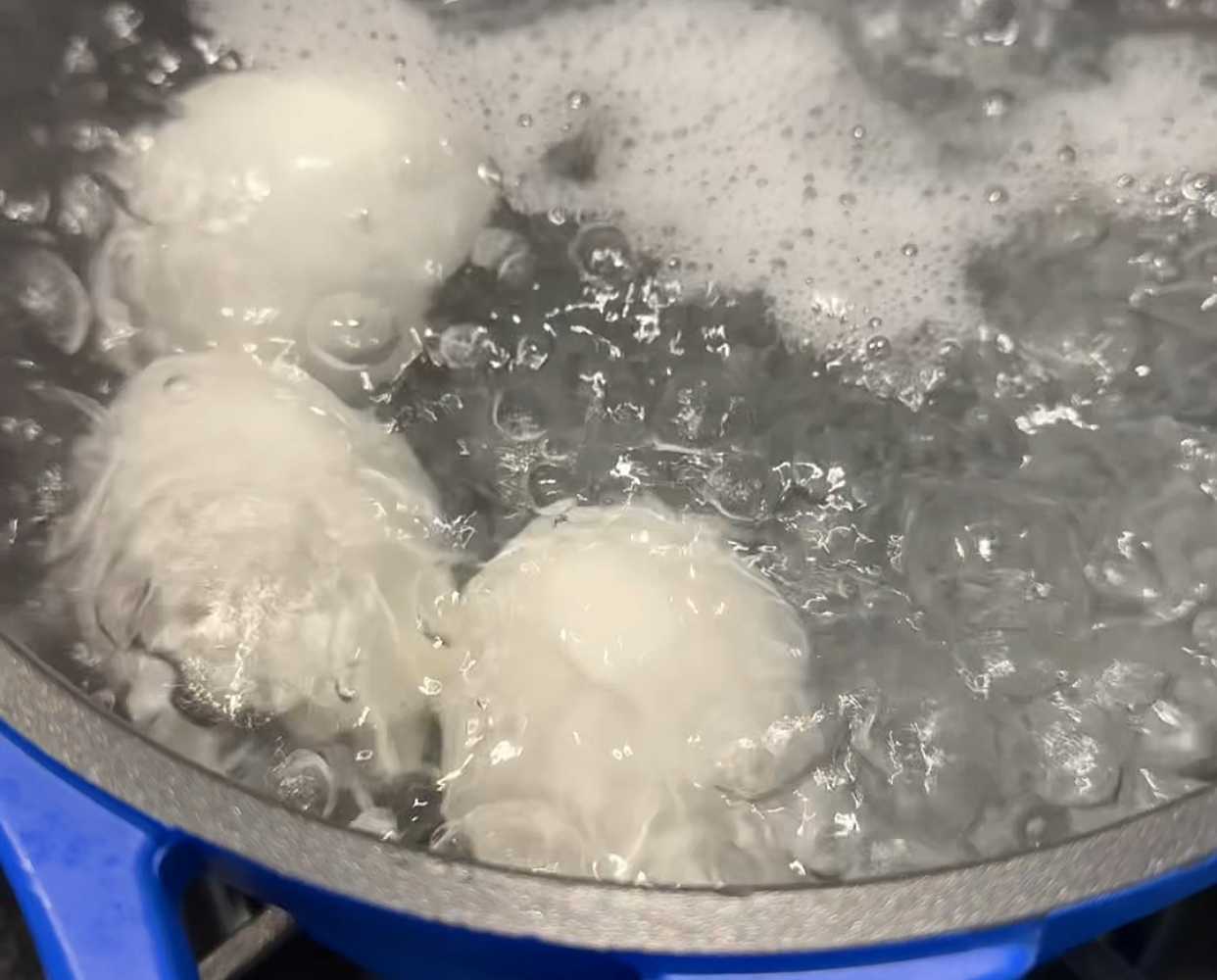 Крабовый ролл с яйцом и огурцом в лаваше-Шаг 1