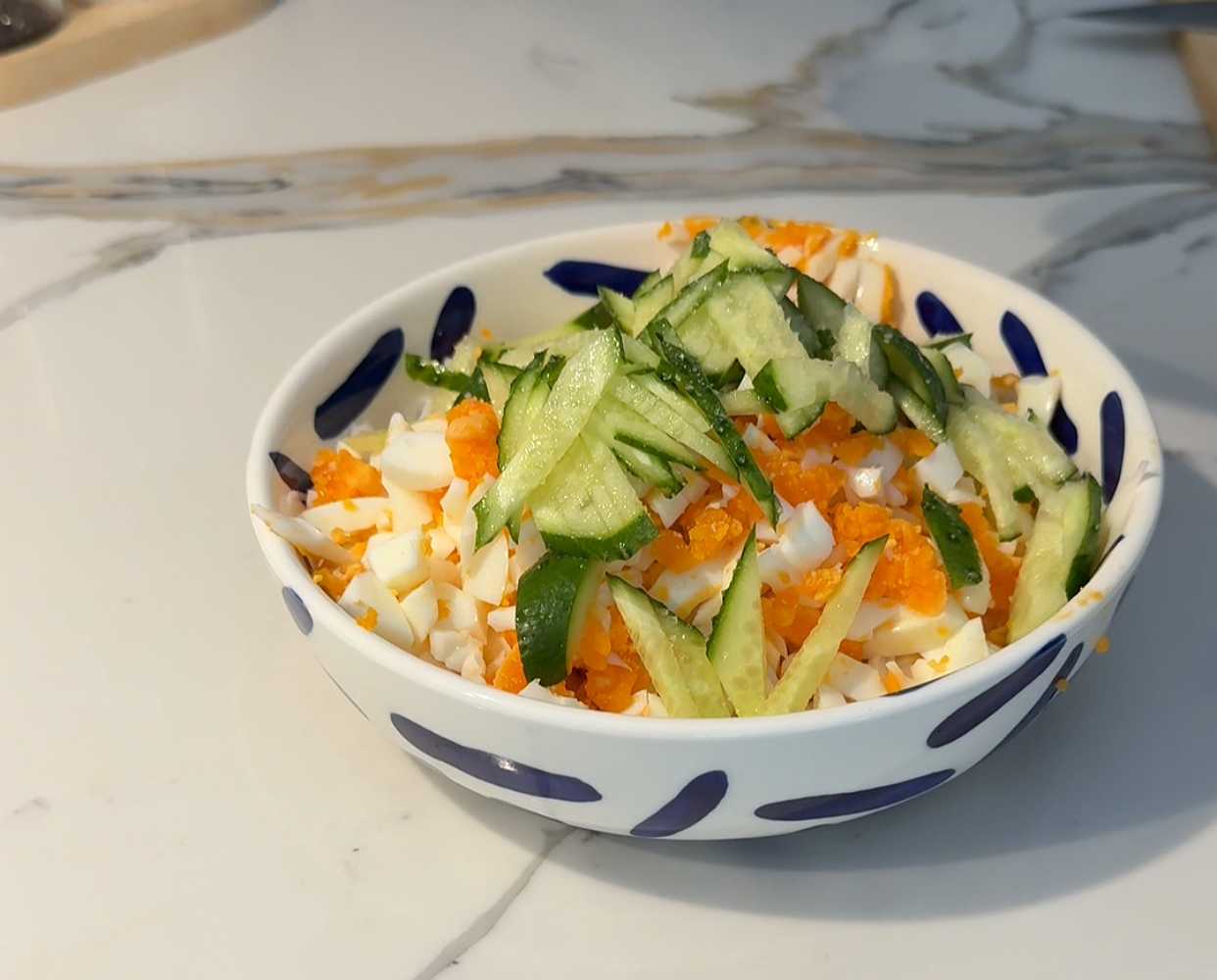 Крабовый ролл с яйцом и огурцом в лаваше-Шаг 4