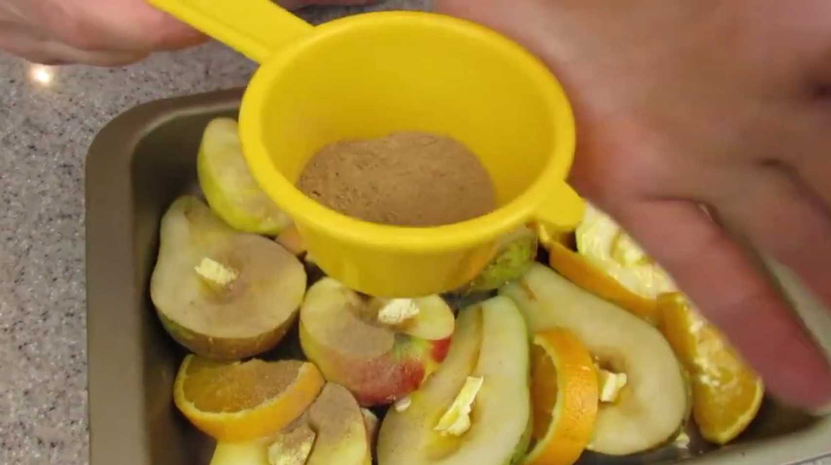 Запеченные яблоки и груши с апельсином-Шаг 7