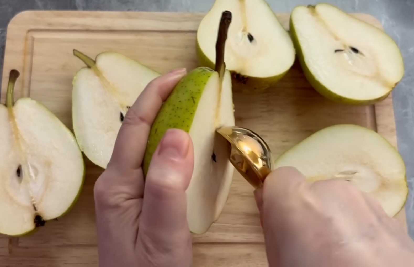 Запеченные груши с камамбером-Шаг 1