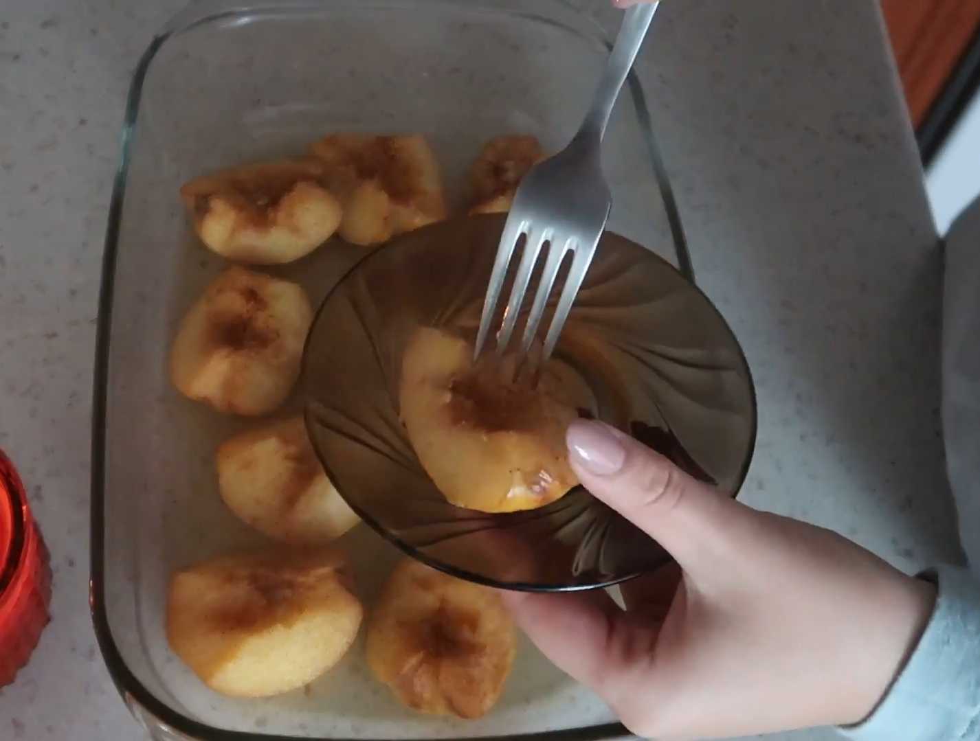 Запеченная айва с медом, корицей и гвоздикой-Шаг 9