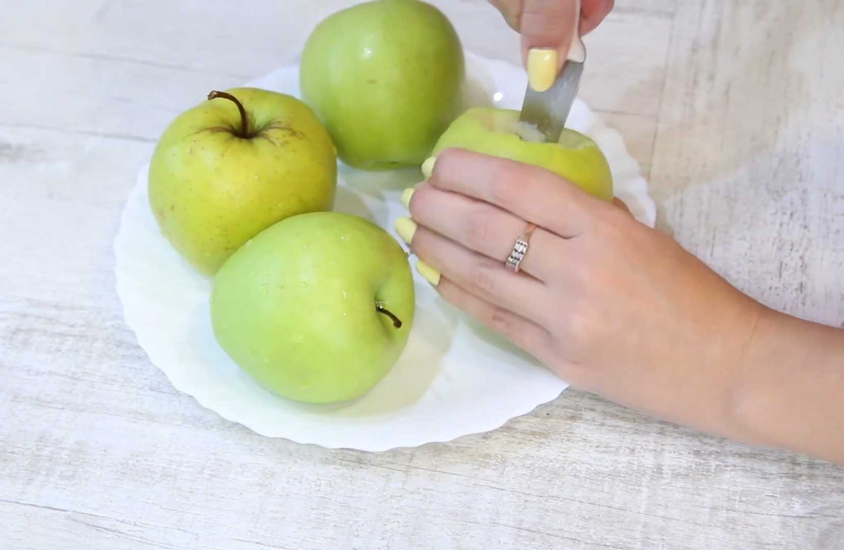 Запеченные яблоки с творогом и корицей-Шаг 1