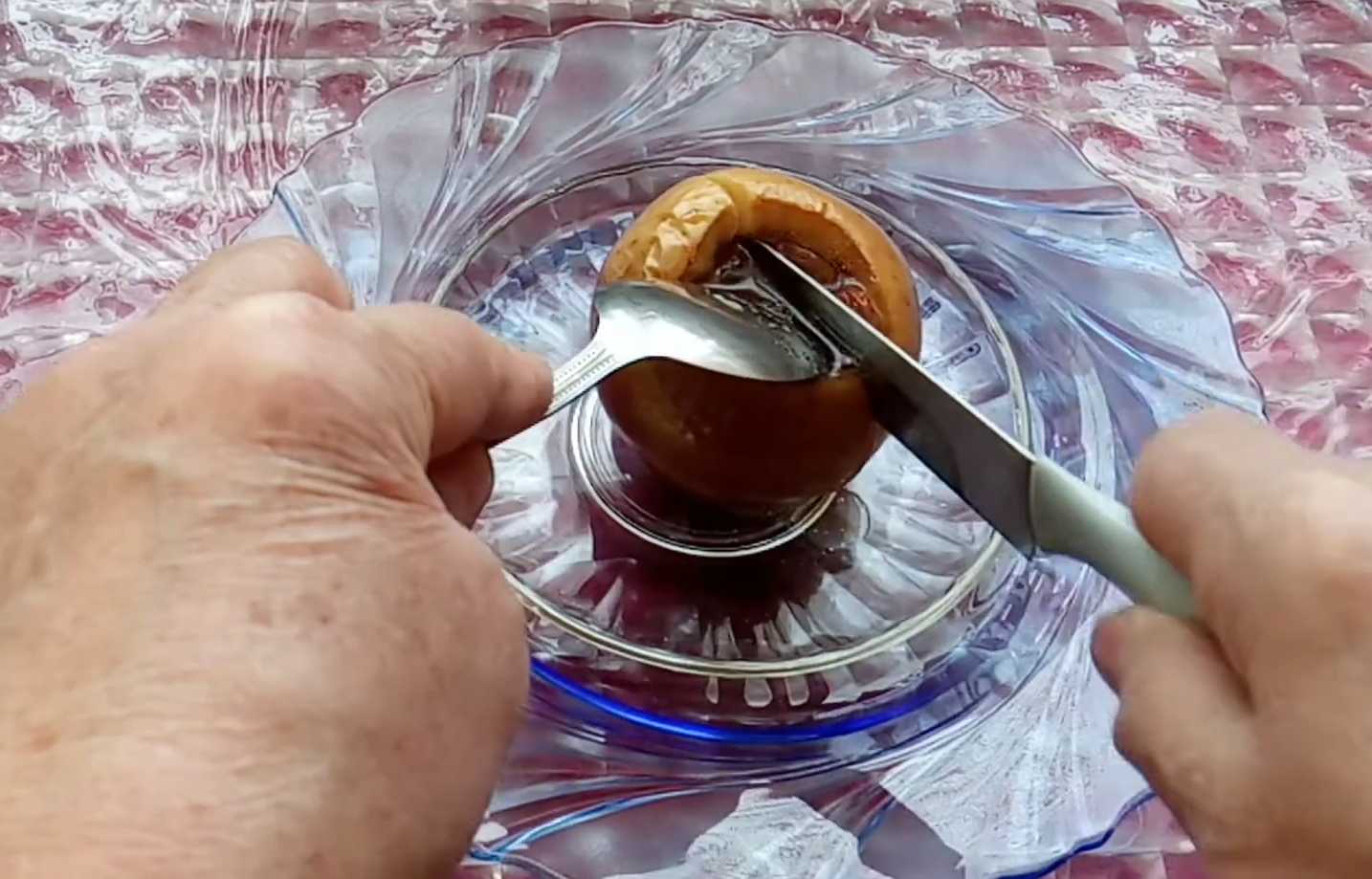 Запеченные яблоки с медом и орехами-Шаг 7