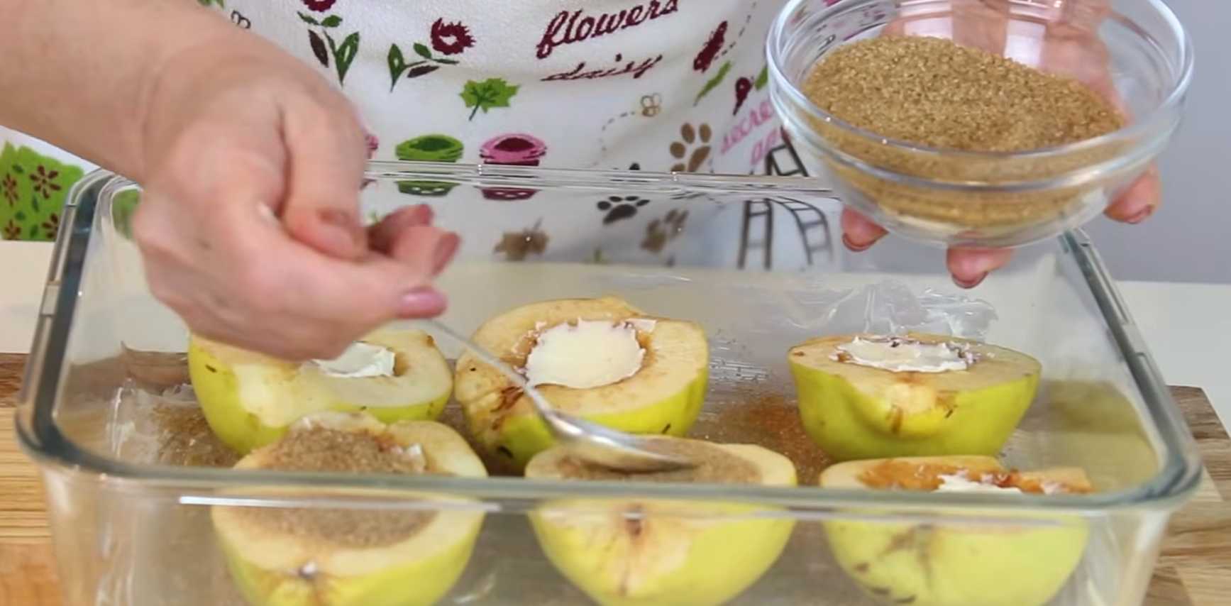 Запеченная айва с медом и орехами-Шаг 6