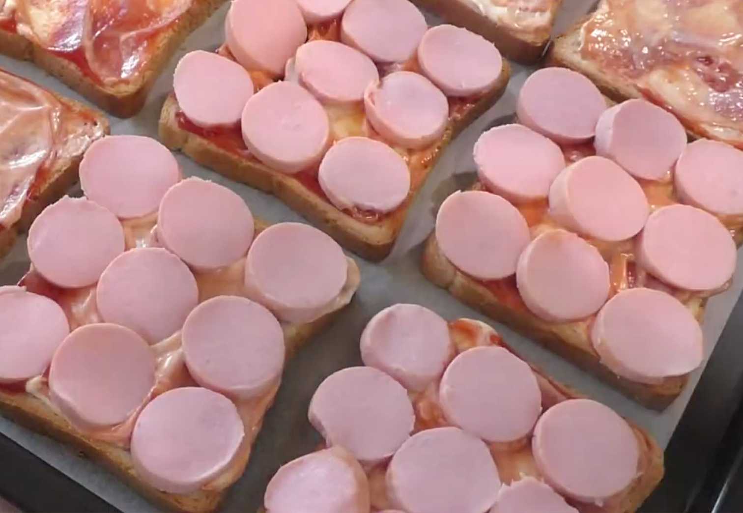 Пицца на тостовом хлебе в духовке-Шаг 4