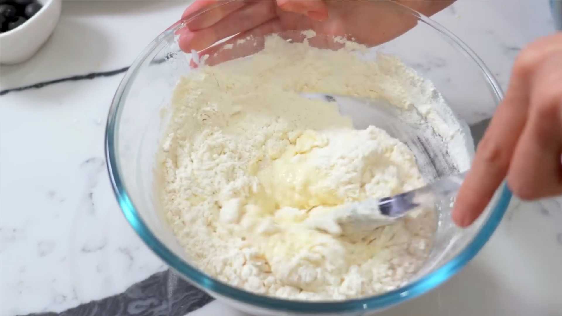 Пицца на жидком тесте с колбасой-Шаг 5