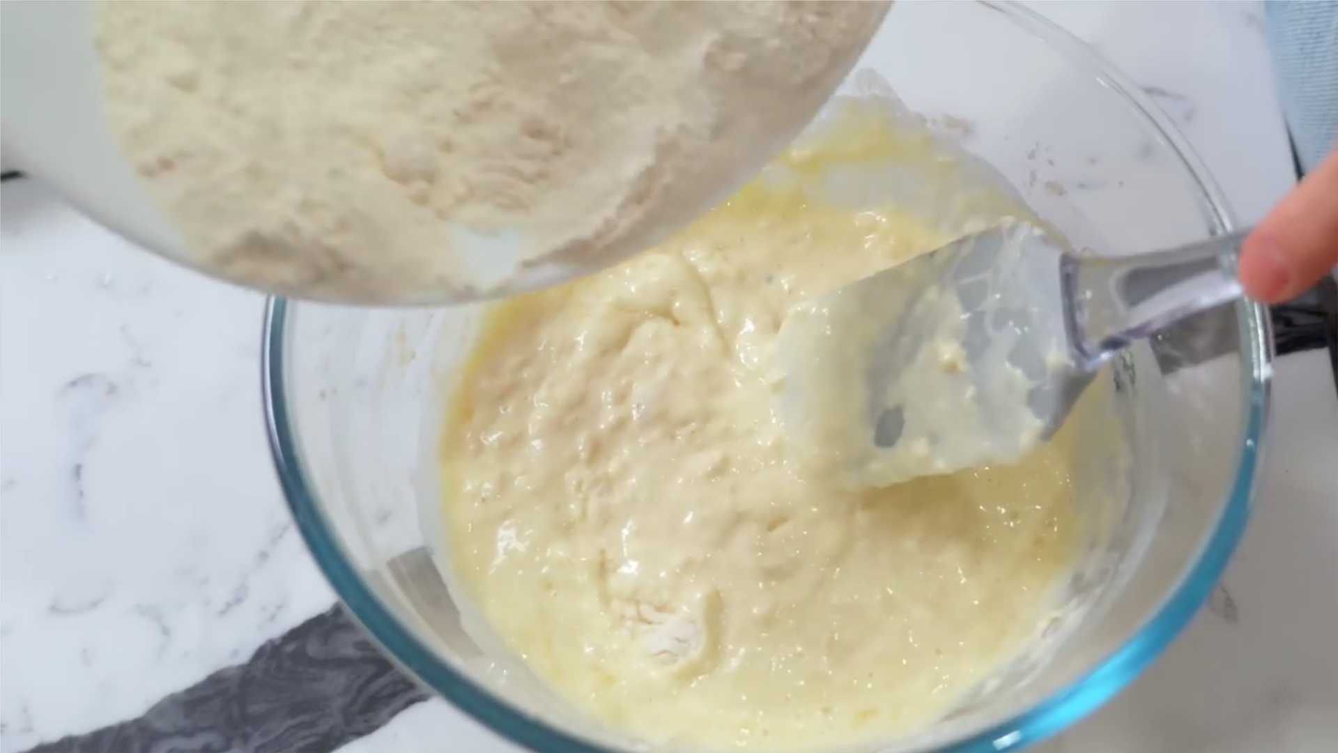 Пицца на жидком тесте с колбасой-Шаг 4