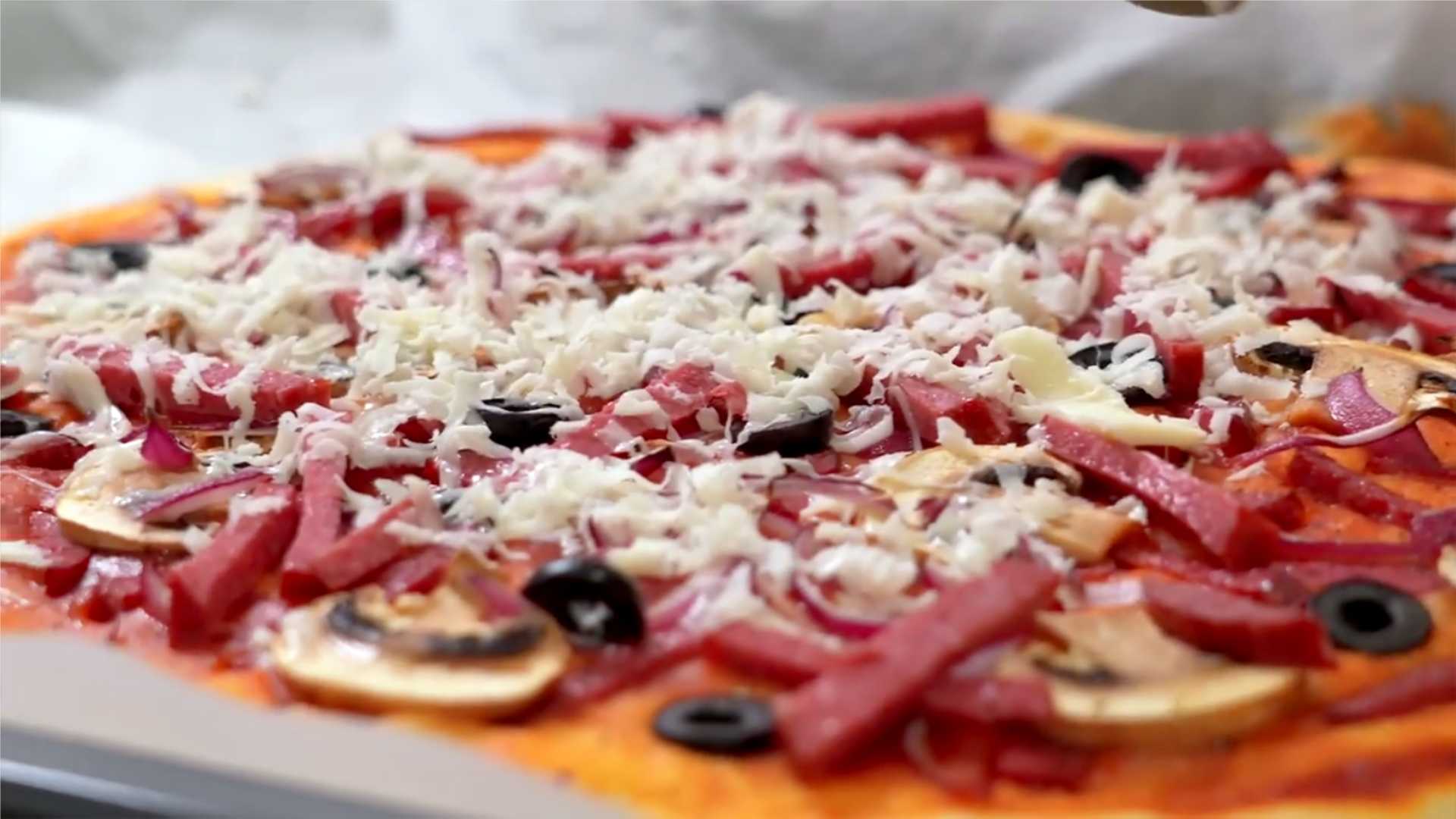 Пицца на жидком тесте с колбасой-Шаг 13