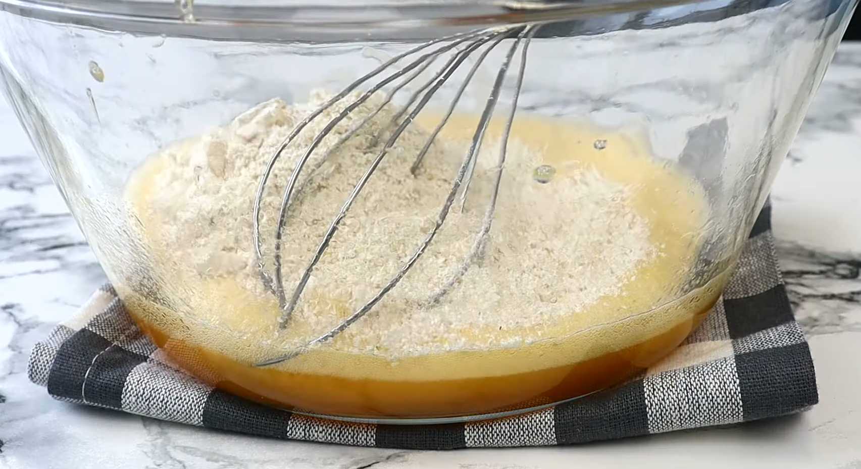 Блины из овсяной муки на молоке-Шаг 2