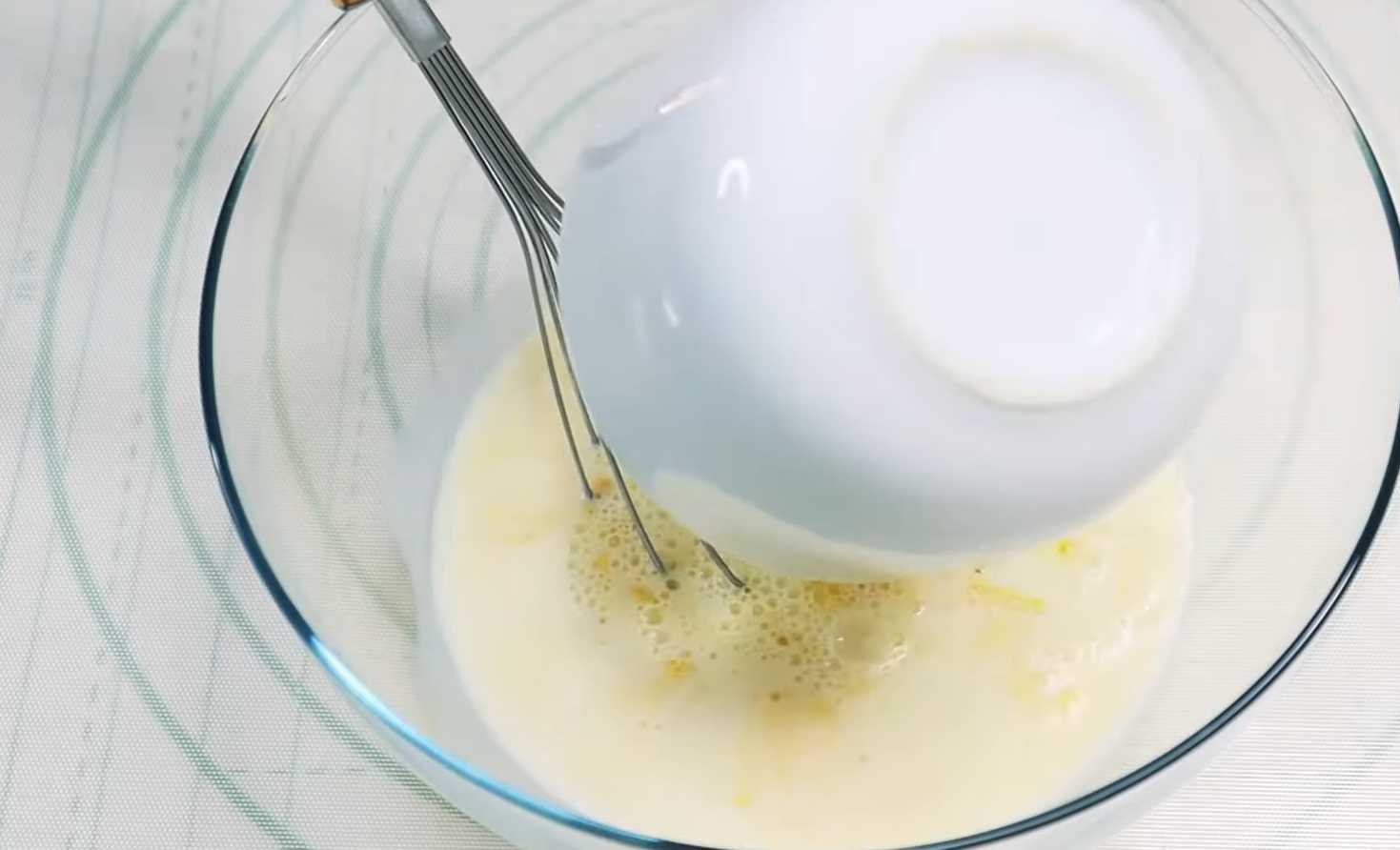 Блины с яйцом и зеленым луком-Шаг 3