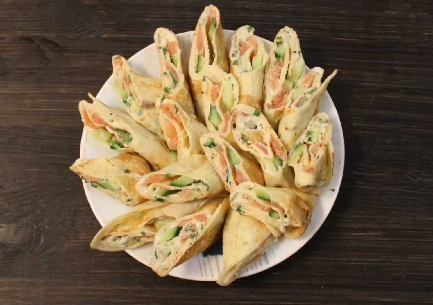 Блины с лососем, творожным сыром и огурцом-Шаг 12