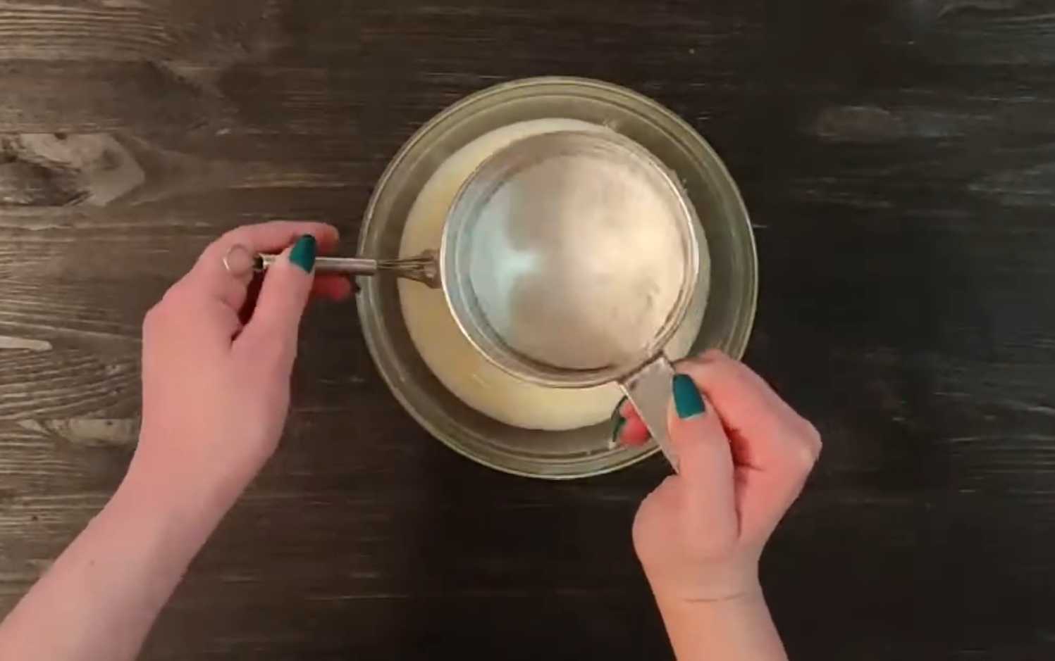 Блины с лососем, творожным сыром и огурцом-Шаг 3