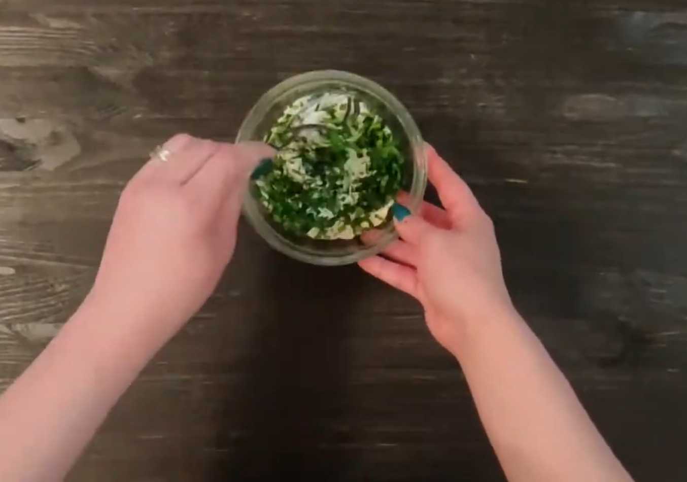 Блины с лососем, творожным сыром и огурцом-Шаг 8