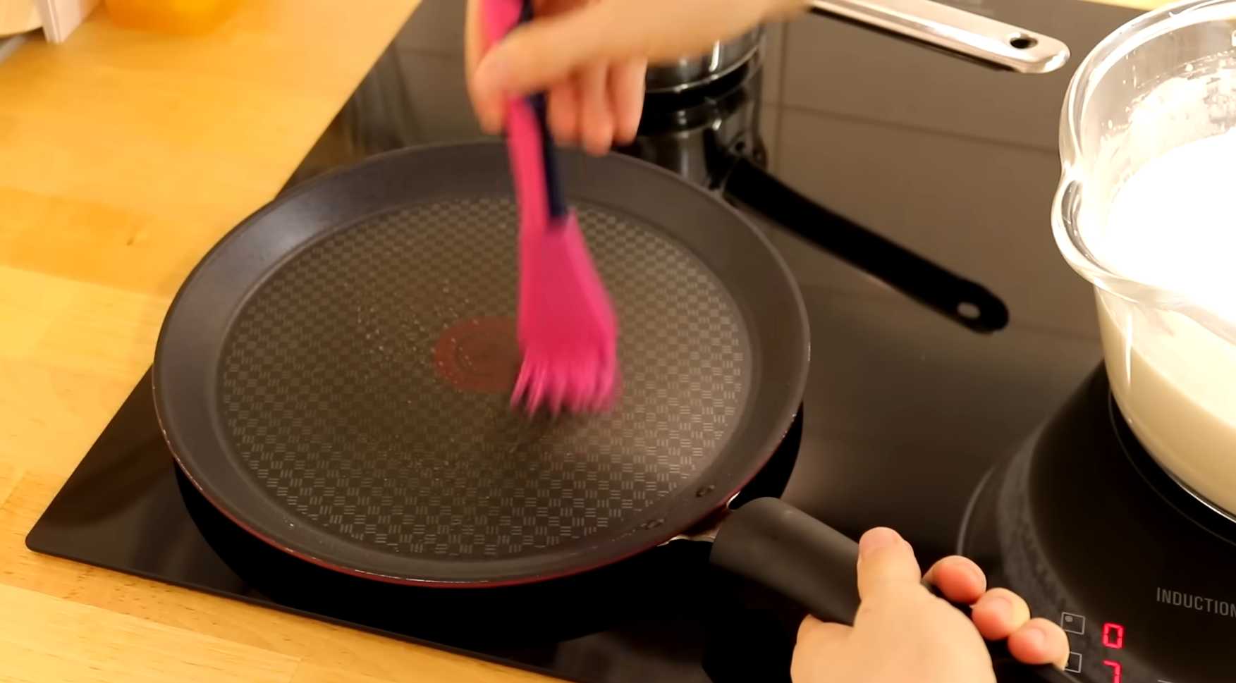 Блины на сухих дрожжах и молоке-Шаг 8