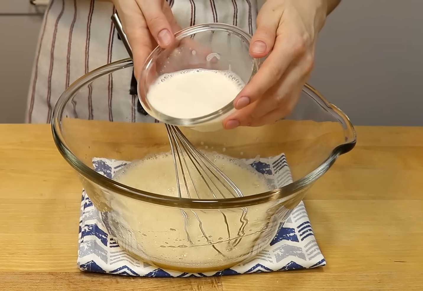 Блины на сухих дрожжах и молоке-Шаг 3