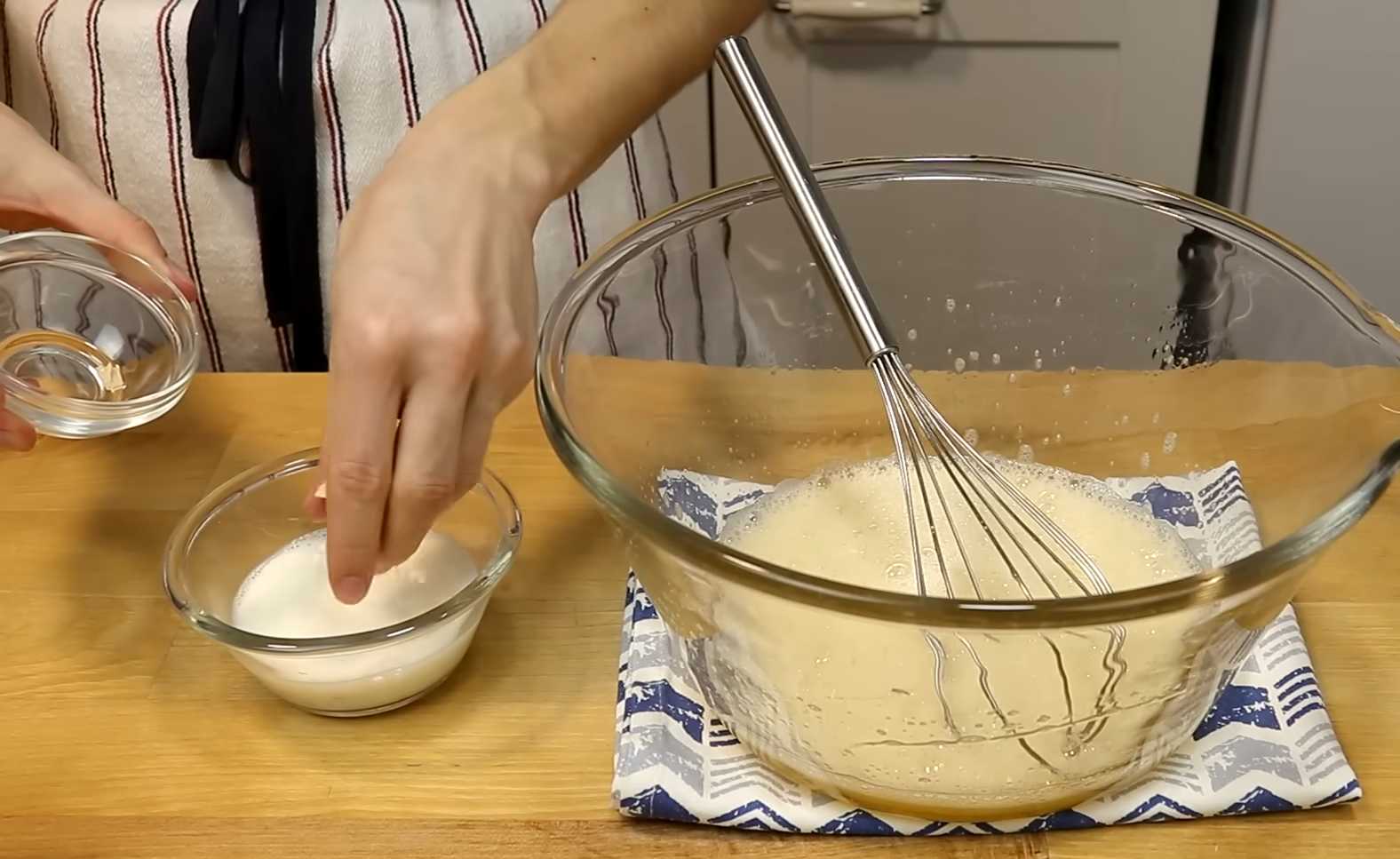 Блины на сухих дрожжах и молоке-Шаг 2